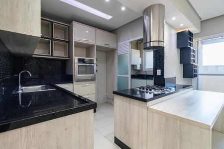 Cozinha de apartamento para alugar com 1 quarto, 104m² em Jardim Tupanci, Barueri