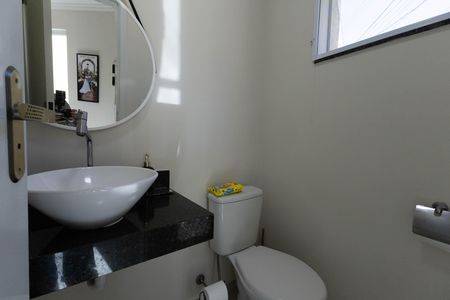 Lavabo de casa de condomínio à venda com 3 quartos, 150m² em Vila Pedra Branca, São Paulo