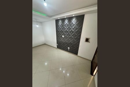Sala de casa de condomínio para alugar com 2 quartos, 72m² em Vila Ré, São Paulo