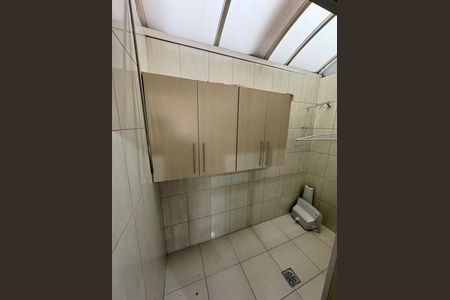 Área de serviço de casa de condomínio para alugar com 2 quartos, 72m² em Vila Ré, São Paulo