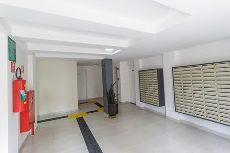 Apartamento à venda com 69m², 2 quartos e 1 vaga Apartamento à venda com 69m², 2 quartos e 1 vagaHall social