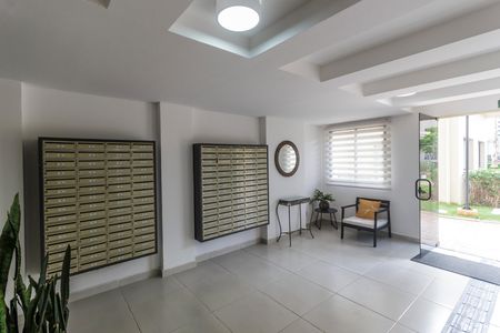 Apartamento à venda com 69m², 2 quartos e 1 vaga Apartamento à venda com 69m², 2 quartos e 1 vagaHall social