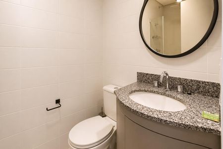 Banheiro de apartamento para alugar com 2 quartos, 58m² em Bela Vista, São Paulo