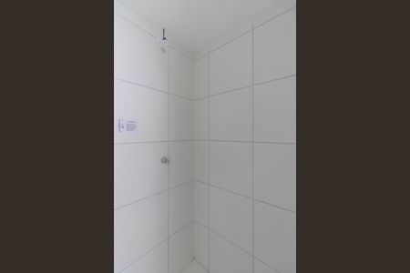Banheiro de apartamento à venda com 2 quartos, 38m² em Centro, Guarulhos