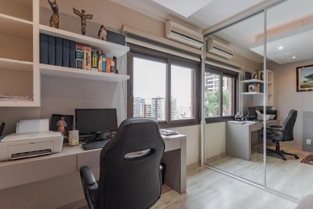 Quarto 2 de apartamento à venda com 3 quartos, 105m² em Bela Vista, Porto Alegre