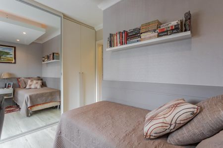 Apartamento à venda com 105m², 3 quartos e 2 vagasQuarto 2