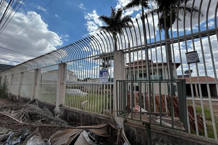 Fachada de casa para alugar com 5 quartos, 964m² em Colônia Agrícola Samambaia, Brasília