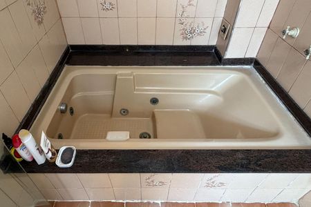 Apartamento para alugar com 220m², 4 quartos e 1 vagaBanheiro da Suíte 3