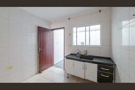 Cozinha de apartamento para alugar com 2 quartos, 60m² em Vila Ré, São Paulo