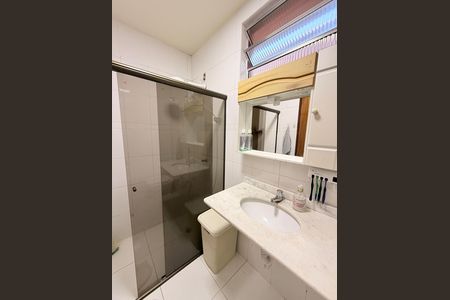 Casa à venda com 186m², 3 quartos e 5 vagasBanheiro Social