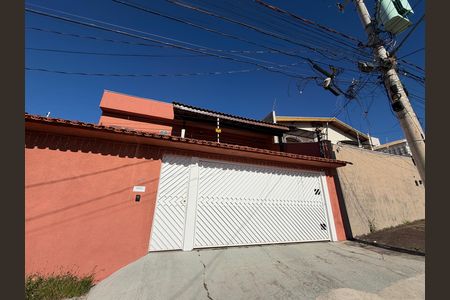Fachada de casa à venda com 3 quartos, 186m² em Vila Aparecida, Jundiaí