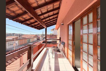 Casa à venda com 186m², 3 quartos e 5 vagasSacada