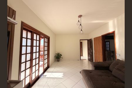 Casa à venda com 186m², 3 quartos e 5 vagasSala
