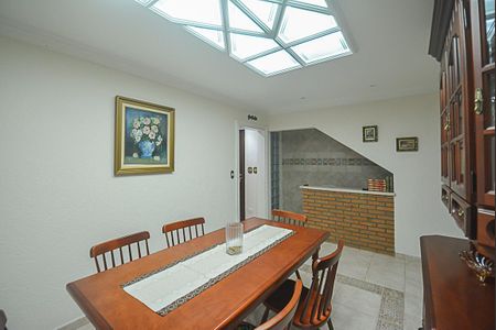 Casa à venda com 184m², 3 quartos e 3 vagas Casa à venda com 184m², 3 quartos e 3 vagasSala de Jantar