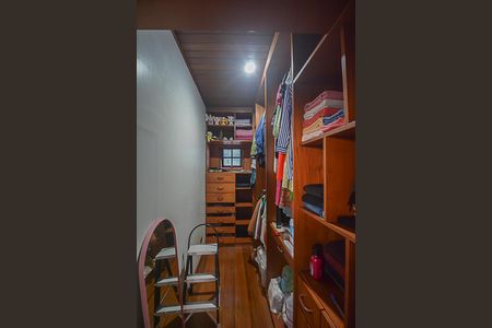 Closet da suíte de casa à venda com 3 quartos, 184m² em Vila Marininha, São Bernardo do Campo