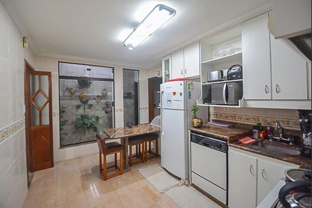 Casa à venda com 184m², 3 quartos e 3 vagas Casa à venda com 184m², 3 quartos e 3 vagasCozinha