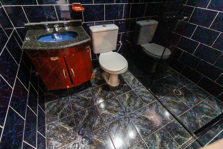 Casa para alugar com 250m², 2 quartos e sem vaga Casa para alugar com 250m², 2 quartos e sem vagaBanheiro da Suíte