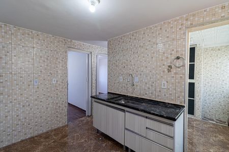 Cozinha de casa para alugar com 2 quartos, 57m² em Conjunto Residencial José Bonifácio, São Paulo