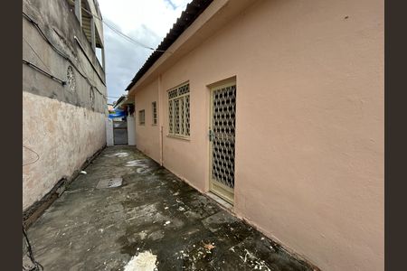 Fachada de casa para alugar com 1 quarto, 38m² em Pavuna, Nilópolis