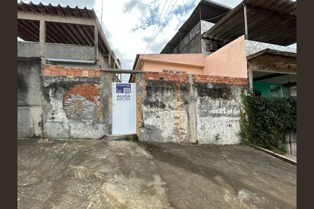 Casa para alugar com 38m², 1 quarto e sem vagaFachada + placa
