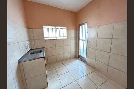 Cozinha de casa para alugar com 1 quarto, 38m² em Pavuna, Nilópolis