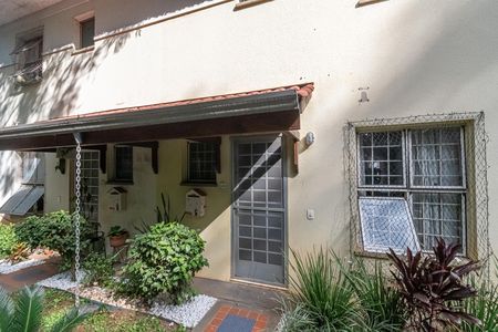 Casa de condomínio para alugar com 78m², 2 quartos e 1 vaga Casa de condomínio para alugar com 78m², 2 quartos e 1 vagaFachada
