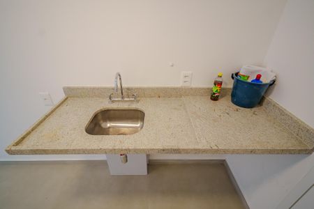 Cozinha de kitnet/studio para alugar com 1 quarto, 25m² em Butantã, São Paulo