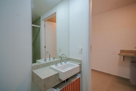 Banheiro de kitnet/studio para alugar com 1 quarto, 25m² em Butantã, São Paulo
