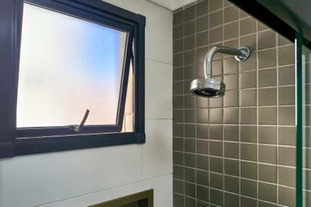 Banheiro da Suíte 1 de apartamento para alugar com 2 quartos, 83m² em Canto do Forte, Praia Grande