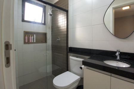 Apartamento para alugar com 83m², 2 quartos e 1 vaga Apartamento para alugar com 83m², 2 quartos e 1 vagaBanheiro da Suíte 1