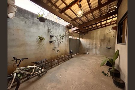 Casa à venda com 132m², 2 quartos e 1 vaga