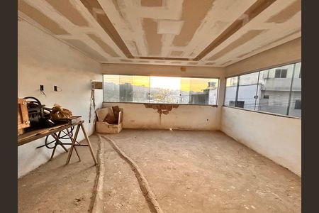 Casa à venda com 132m², 2 quartos e 1 vaga