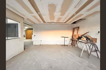 Casa à venda com 2 quartos, 132m² em Arvoredo, Contagem