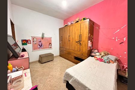 Casa à venda com 2 quartos, 132m² em Arvoredo, Contagem