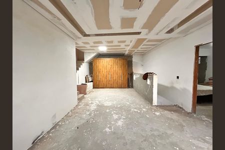 Casa à venda com 132m², 2 quartos e 1 vaga