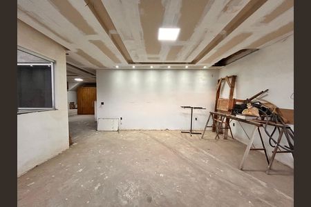 Casa à venda com 2 quartos, 132m² em Arvoredo, Contagem