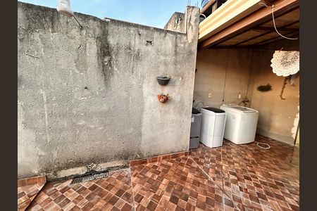 Casa à venda com 132m², 2 quartos e 1 vaga