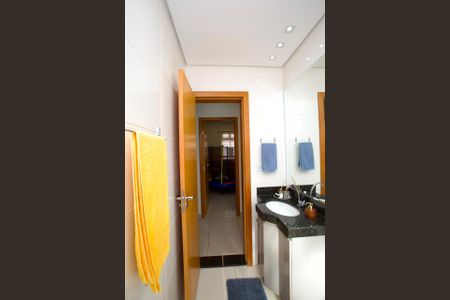 Banheiro Social de apartamento para alugar com 3 quartos, 90m² em Jardim Industrial, Contagem
