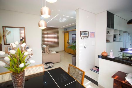 Apartamento à venda com 90m², 3 quartos e 2 vagas Apartamento à venda com 90m², 3 quartos e 2 vagasSala