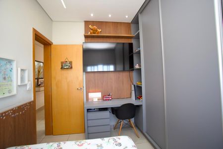 Apartamento à venda com 90m², 3 quartos e 2 vagas Apartamento à venda com 90m², 3 quartos e 2 vagasQuarto 1