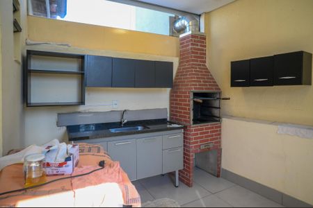 Cozinha de casa para alugar com 2 quartos, 80m² em Vila Brasilio Machado, São Paulo