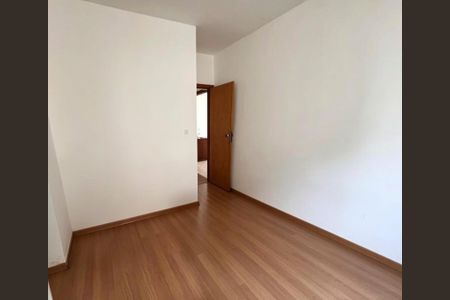 Quarto de apartamento para alugar com 2 quartos, 55m² em Chácara São Pedro, Aparecida de Goiânia