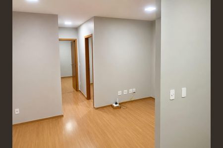 Sala de apartamento para alugar com 2 quartos, 55m² em Chácara São Pedro, Aparecida de Goiânia