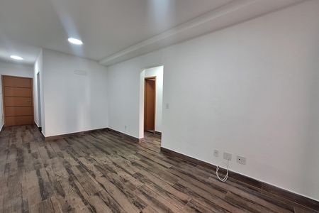 Apartamento para alugar com 65m², 2 quartos e 1 vaga Apartamento para alugar com 65m², 2 quartos e 1 vagaSala