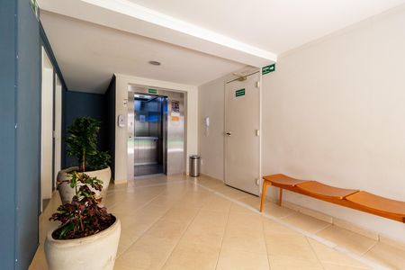 Apartamento para alugar com 50m², 2 quartos e 1 vaga Apartamento para alugar com 50m², 2 quartos e 1 vagaHall social