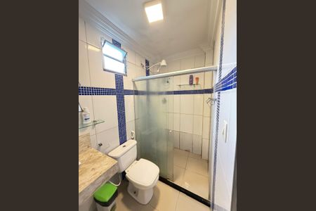 Banheiro de apartamento para alugar com 2 quartos, 75m² em Pernambués, Salvador
