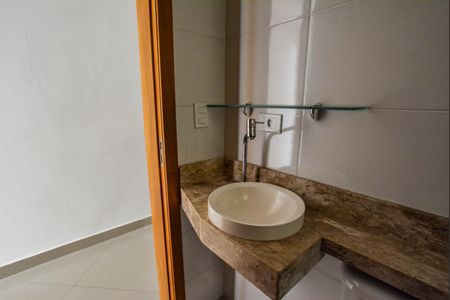 Apartamento à venda com 55m², 2 quartos e 1 vaga Apartamento à venda com 55m², 2 quartos e 1 vagaBanheiro Social