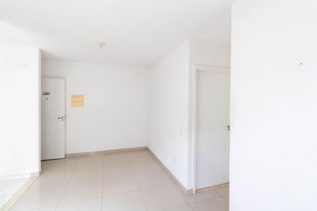 Sala de apartamento para alugar com 2 quartos, 45m² em Campo Grande, Rio de Janeiro