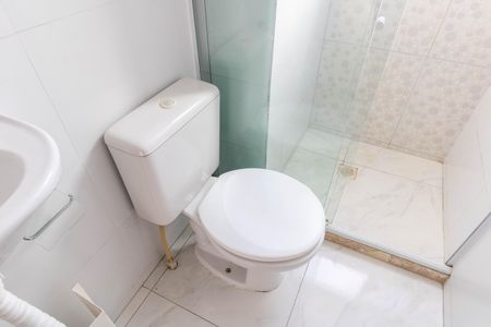 Banheiro de apartamento para alugar com 2 quartos, 45m² em Campo Grande, Rio de Janeiro