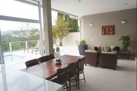 Casa de condomínio à venda com 427m², 3 quartos e 4 vagas Casa de condomínio à venda com 427m², 3 quartos e 4 vagasÁrea gourmet